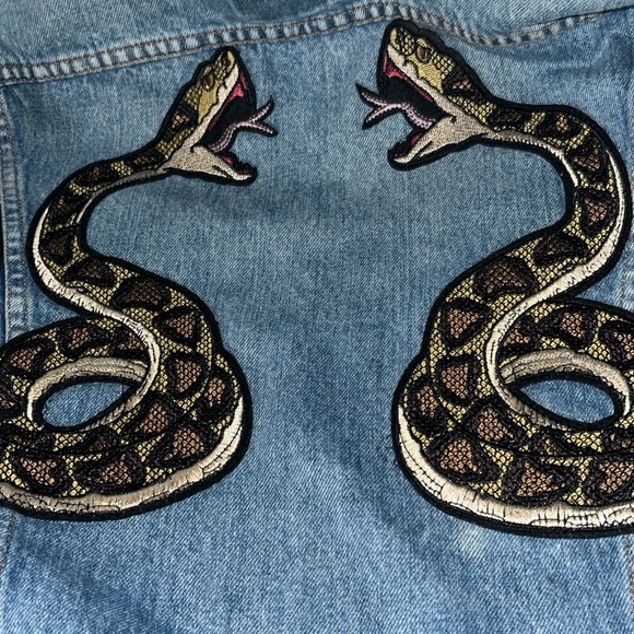 Levi’s denim jeans jacket with snake detail size bust 20” no size - Picture 7 of 10